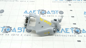 Петля двери центральная задняя правая Toyota Sienna 21-26