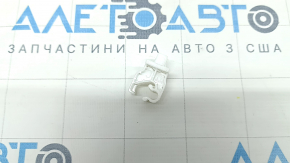 Кронштейн опоры капота Toyota Sienna 21-26
