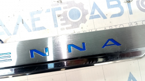 Garnitură prag față dreapta exterioară Toyota Sienna 21-25 crom cu iluminare din spate, zgârieturi