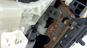 Водительское сидение Toyota Sienna 23-26 без Airbag, электрическое, подогрев, кожа бежевая, XLE, XSE, ржавое снизу, под химчистку