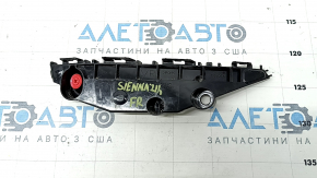Крепление переднего бампера правое Toyota Sienna 21-26