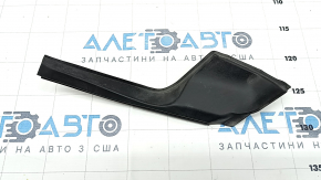 Уплотнитель решетки дворников правый Toyota Sienna 21-26
