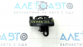Крепление заднего бампера под фонарем левое Toyota Sienna 21-26