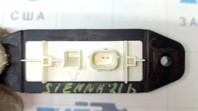 Кнопка открытия двери багажника Toyota Sienna 21-26