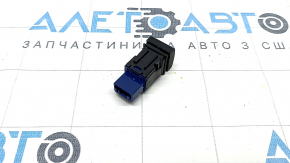 Кнопка закрытия двери багажника Toyota Sienna 21-26