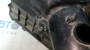Верхняя крышка корпуса воздушного фильтра Toyota Camry v55 15-17 2.5 usa без расходомера, слом креп, деф кромки