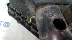 Верхняя крышка корпуса воздушного фильтра Toyota Camry v55 15-17 2.5 usa без расходомера, слом креп