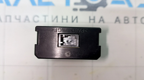 USB Hub центральной консоли Toyota Sienna 21-26 в подлокотнике