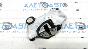 Замок двери передней левой Toyota Sienna 21-26