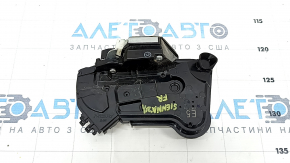 Замок двери передней правой Toyota Sienna 21-26