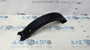Накладка петли багажника левая Toyota Avalon 13-18 черная, царапины
