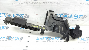 Дефлектор радиатора правый Toyota Sienna 21-26