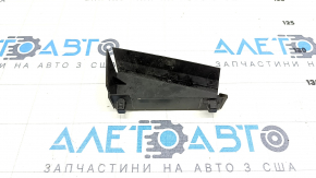 Дефлектор радиатора правый нижний Toyota Sienna 21-26