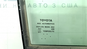 Стекло двери треугольник переднее правое Toyota Sienna 21-26 с уплотнителем стекла