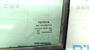Стекло двери треугольник переднее левое Toyota Sienna 21-26 с уплотнителем стекла