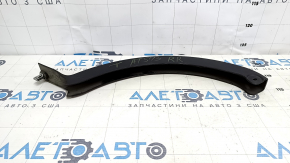 Накладка петли крышки багажника правая Cadillac ATS 13-18 черная, царапины