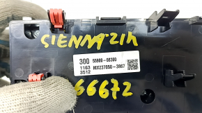 Управление климат-контролем Toyota Sienna 21-23 с подогревом сидений, царапины