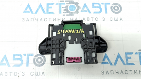 GPS антенна Toyota Sienna 21-26 с кронштейном