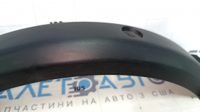 Накладка петли крышки багажника правая Nissan Maxima A36 16-23 царапины