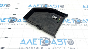 Capacul superior al cutiei de siguranțe a compartimentului motor Toyota Sienna 23-25 mare