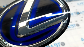 Эмблема решетки радиатора grill Lexus ES300h 13-18 голубая, мелкие царапины