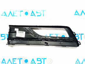 Решетка переднего бампера боковая правая VW Passat b8 16-19 USA под птф, 2 хрома