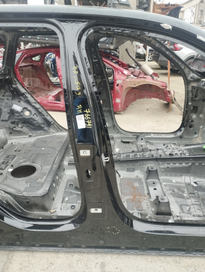 Стойка кузова центральная правая BMW X5 G05 19-26 на кузове, тычки