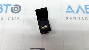 USB Hub центральной консоли Toyota Sienna 21-26 передний