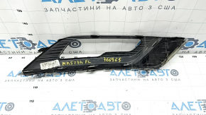 Решетка переднего бампера левая Ford Fusion mk5 17-18 под птф LED глянец, с хром молдингом, сломано крепление, песок