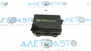 Capac cutie siguranțe portbagaj Toyota Sienna 21-25
