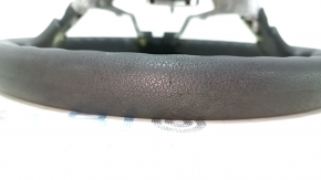 Руль голый Nissan Versa 12-19 черная резина, затерт, царапины, без накладки
