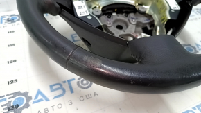 Руль голый Nissan Leaf 13-17 кожа черная с подогревом, царапины, протерт, вмятины