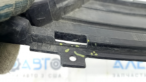 Нижняя решетка переднего бампера Ford Fusion mk5 17-18 черный глянец, песок, сломаны крепления