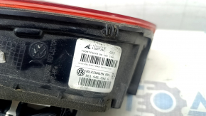 Фонарь внутренний крышка багажника правый VW Passat b8 16-19 USA темный, царапины