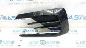 Решетка переднего бампера боковая левая VW Passat b8 16-19 USA R-Line, покрашена, песок, царапины, сломано крепление