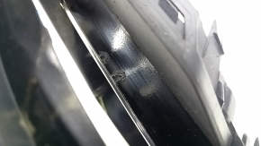 Решетка переднего бампера боковая левая VW Passat b8 16-19 USA R-Line, покрашена, песок, царапины, сломано крепление