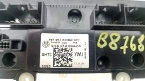 Управление климат-контролем VW Passat b8 16-19 USA с подогревом, трещина в стекле, обломано крепление