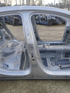 Стойка кузова центральная правая Chevrolet Volt 16- на кузове, тычки