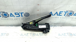 Педаль газа VW Passat b8 16-19 USA R-Line, сломано крепление, царапины
