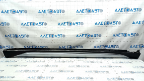 Порог правый BMW X1 F48 16-22 X-line, структура с вставкой серебро, царапины, тычка