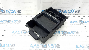 Подстаканник центральной консоли с карманом Audi Q5 80A 18-24 черный, полезла краска