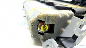 Подушка безопасности airbag коленная водительская левая Toyota Camry v70 18-24 серая, ржавый пиропатрон