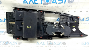 Накладка центральной консоли с подстаканниками Toyota Camry v70 18-20 черная, царапины