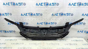 Решетка радиатора grill Honda Accord 16-17 hybrid, в сборе, с хромом, песок, тычки