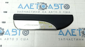 Placa prag spate dreapta exterioara Honda Accord 13-17 neagra cu crom, zgarieturi, denivelare