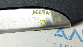 Placa prag spate dreapta exterioara Honda Accord 13-17 neagra cu crom, zgarieturi, denivelare