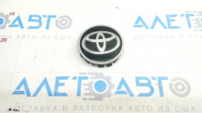 Центральный колпачок на диск Toyota Camry v70 20-24 62/59мм