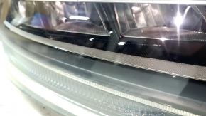Фара передняя правая в сборе VW Tiguan 22-24 LED скол, песок