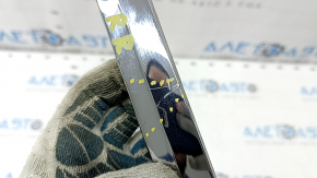 Молдинг заднего бампера правый VW Tiguan 18-24 хром, трещины, царапины