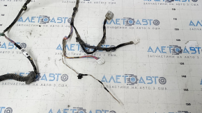 Стекло двери задней правой Subaru Outback 16-17